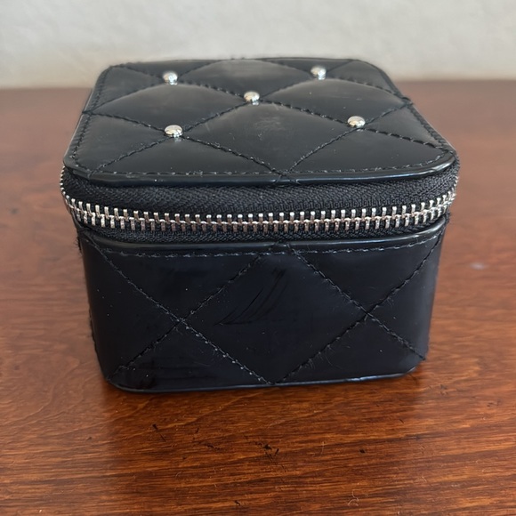 NWT WHBM Jewelry Case! - Picture 5 of 13